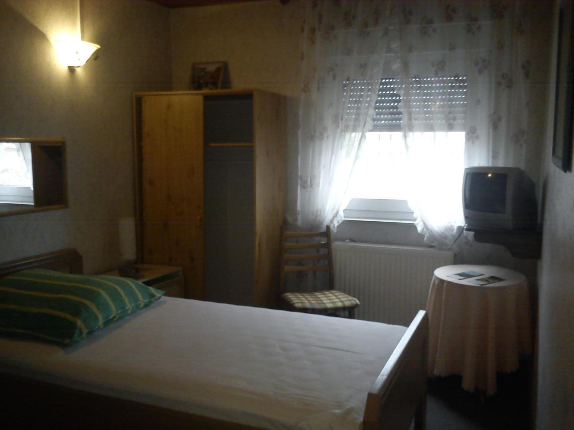 Hotel Zur Kueferschenke Nierstein Exteriör bild